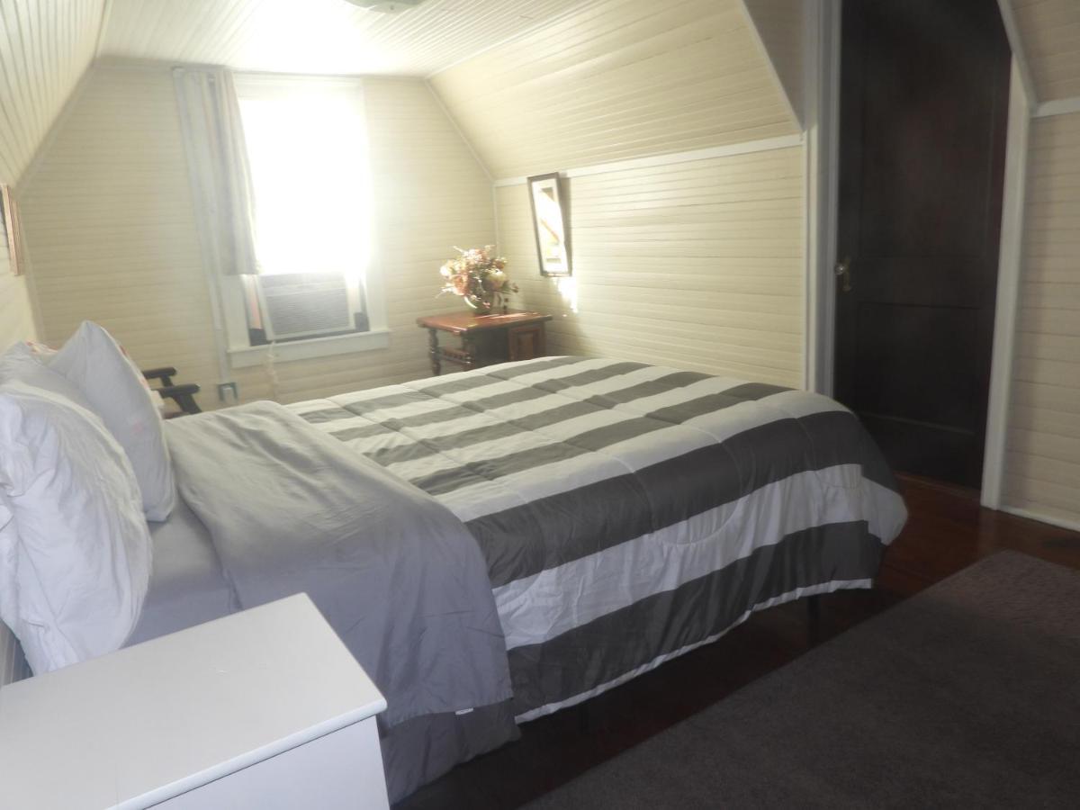 Brick House Retreat Hotel Hamlet Bagian luar foto